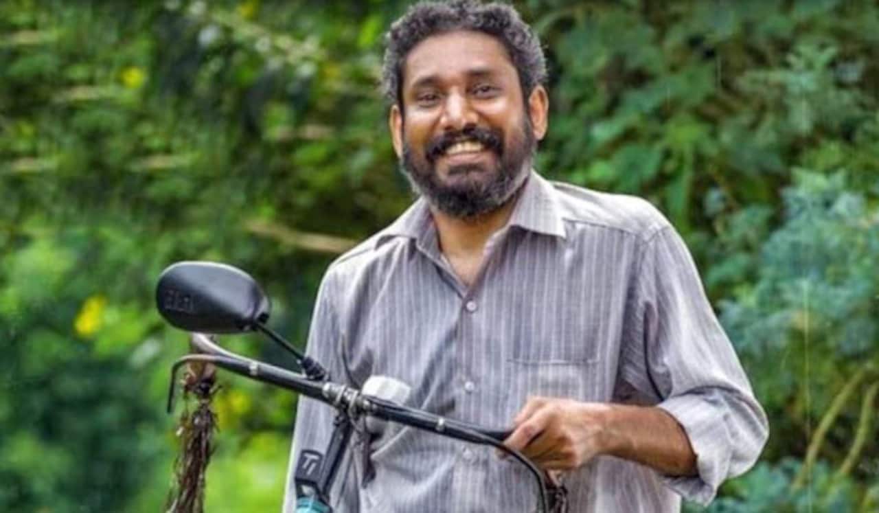 மலையாள நடிகர் மர்ம சாவு : காருக்குள் சடலமாக கிடந்தார்