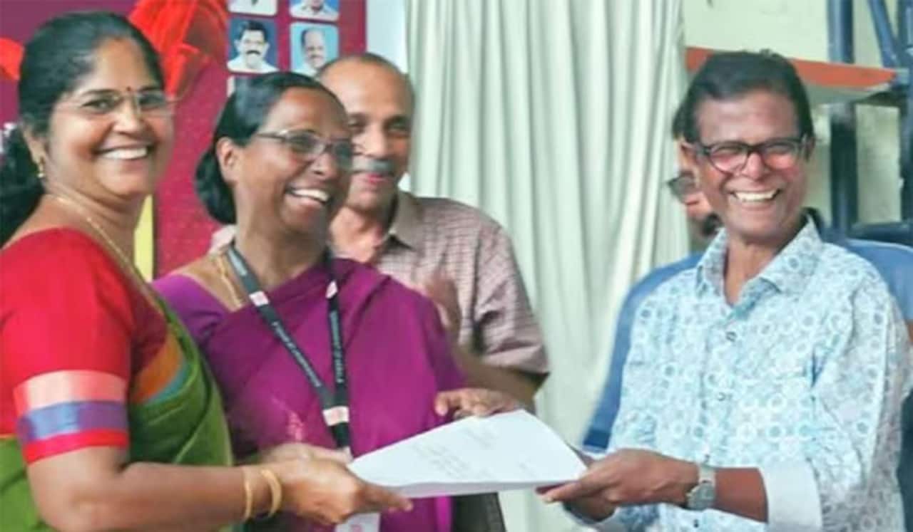67 வயதில் 10ம் வகுப்பில் சேர்ந்த நடிகர்