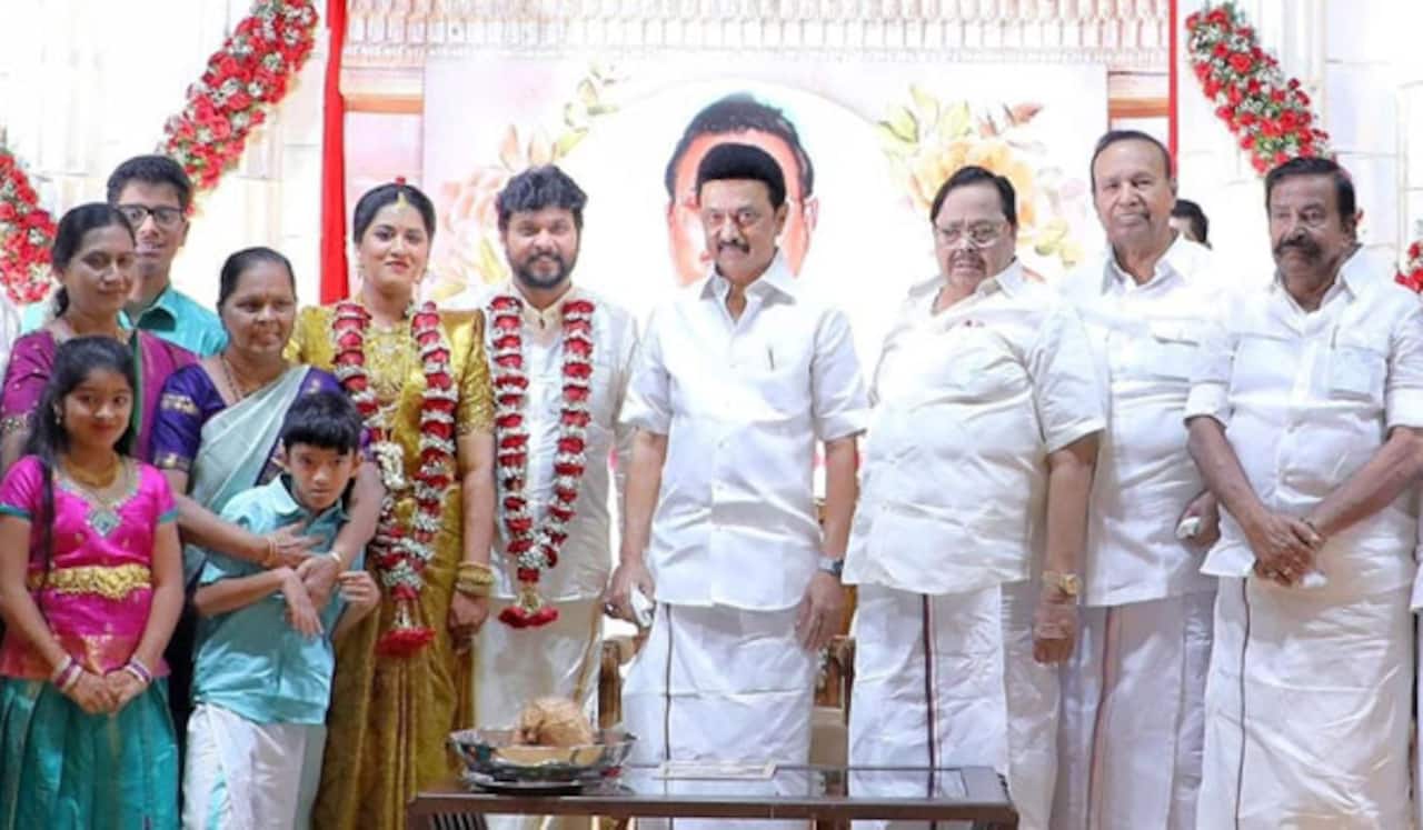 காமெடி நடிகர் ராஜ்குமார் திருமணம் : முதல்வர் நடத்தி வைத்தார்