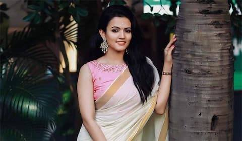என்னை நேசிக்க வைத்ததற்கு நன்றி  - அபர்ணாதாஸ் உருக்கமான பதிவு!