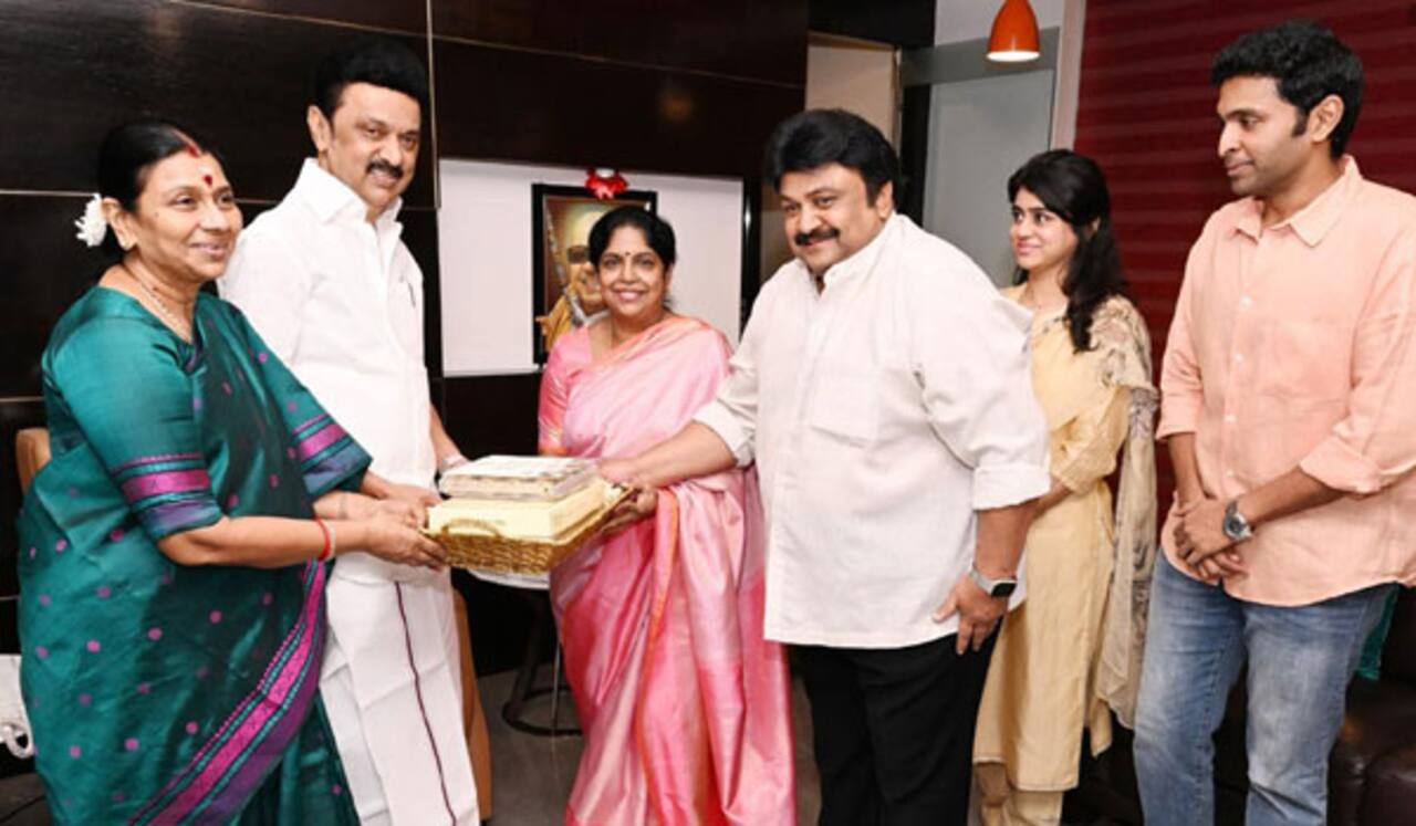 முதல்வருக்கு சிவாஜி இல்ல திருமண அழைப்பு