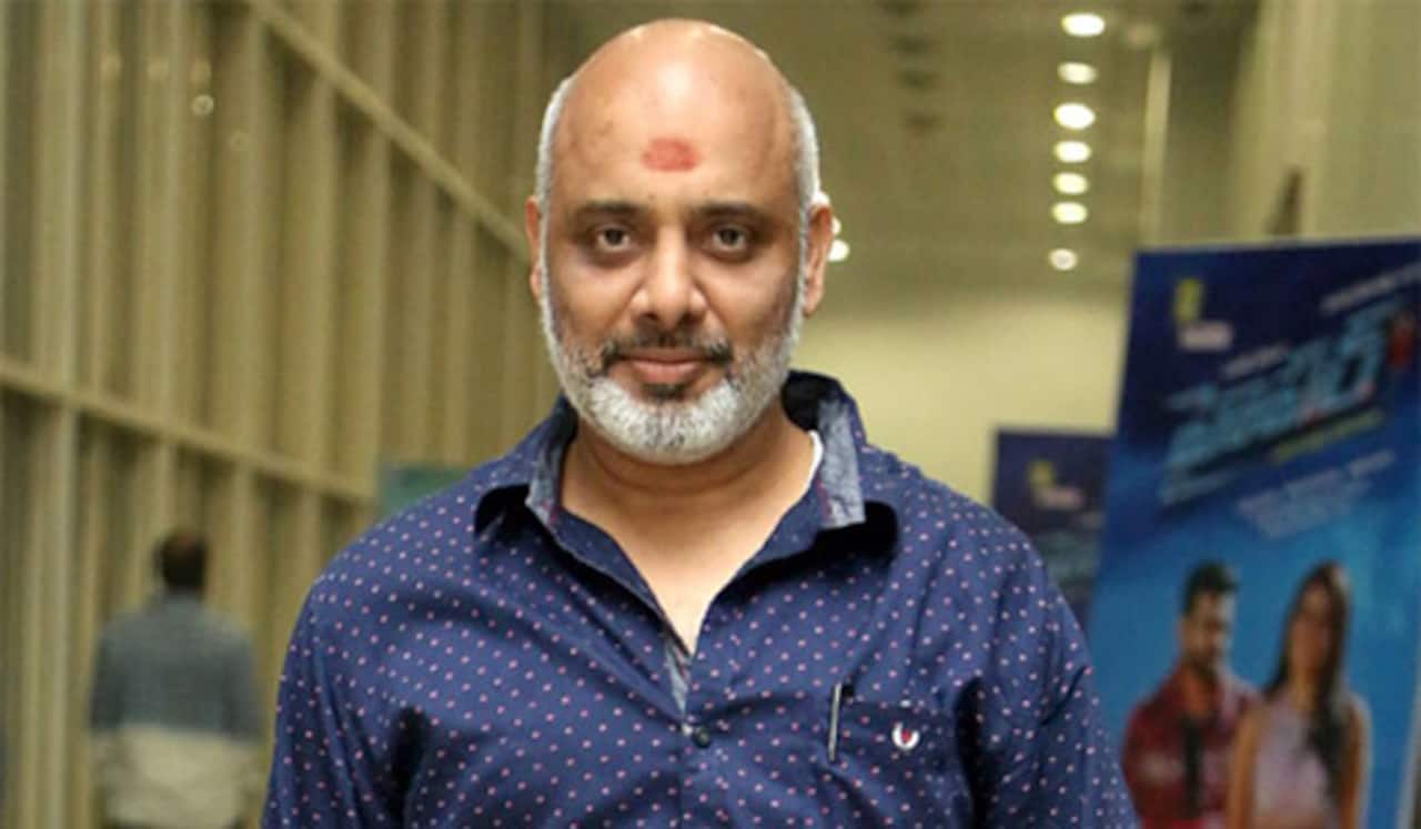 ரசிகர்கள் கிண்டல் : எக்ஸ் தளத்தில் விலகிய தெலுங்கு பாடலாசிரியர்