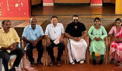 சொந்த ஊரில் அரசு பள்ளியை தத்தெடுத்த ரிஷப் ஷெட்டி