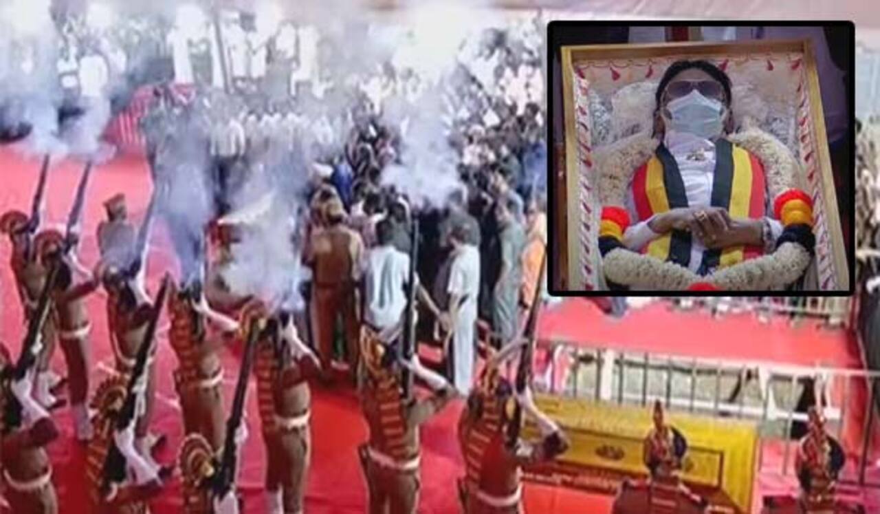 மக்களின் கண்ணீருடன் விடைபெற்றார் கருப்பு நிலா : 72 குண்டுகள் முழங்க விஜயகாந்த் உடல் நல்லடக்கம்