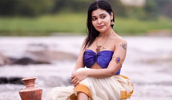 கேரள ஸ்டைலில் போட்டோ வெளியிட்ட தர்ஷா குப்தா