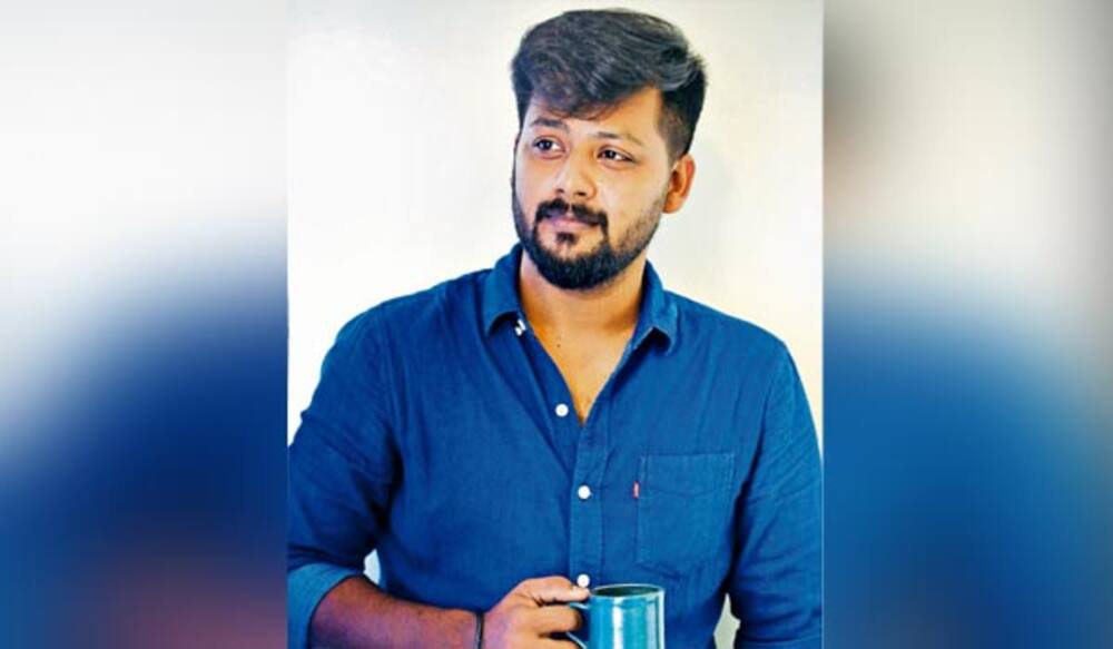 பாவனைக்கு ஒரு பாலாஜி : பரவை தந்த புதிய பறவை