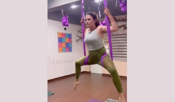 கயிற்றில் தொங்கி வொர்க்-அவுட் செய்யும் பரீனா : இதுதான் பிட்னஸ் சீக்ரெட்டா?