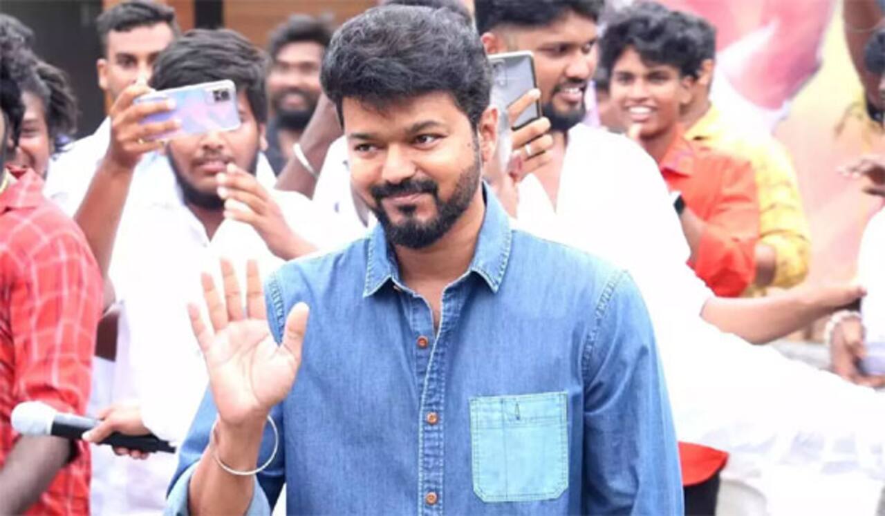 ஒரு மாதத்தில் அரசியல் கட்சியாக மாறுகிறதா விஜய் மக்கள் இயக்கம்...?