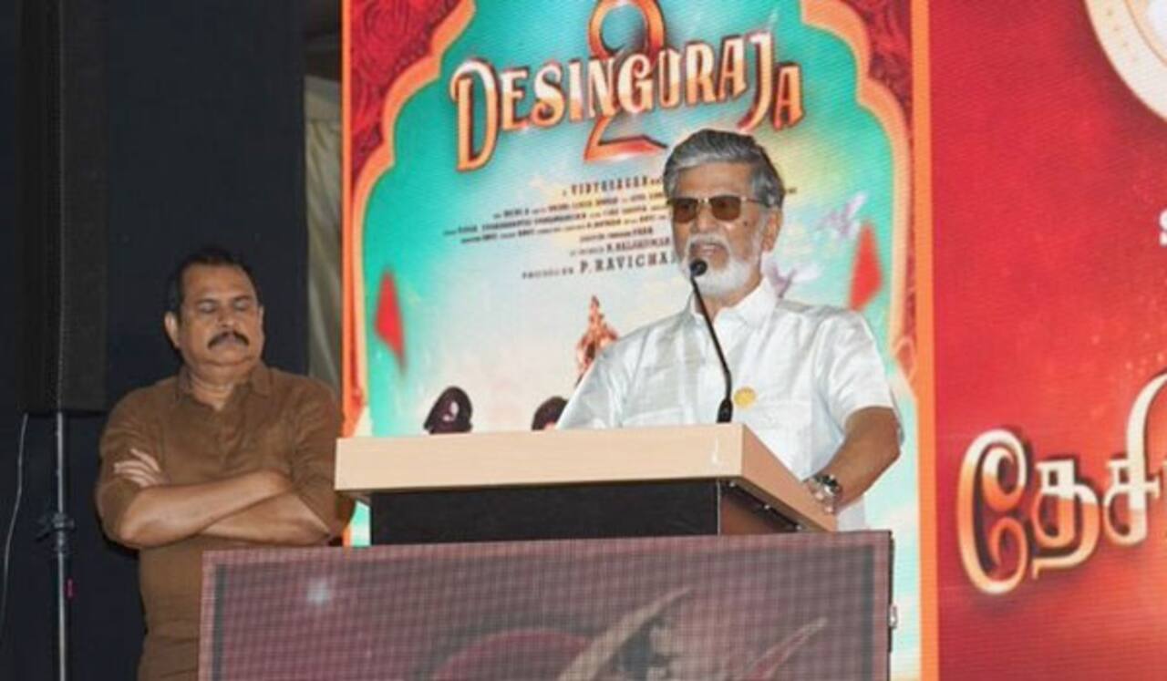 ரசிகன், கேப்மாரி படங்கள் அந்த மாதிரியான படங்கள்தானே? : எஸ்ஏ சந்திரசேகரை கேள்வி கேட்கும் ரசிகர்கள்