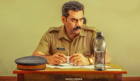 போலீஸ் தேர்வில் பிட் அடித்த பிஜுமேனன்