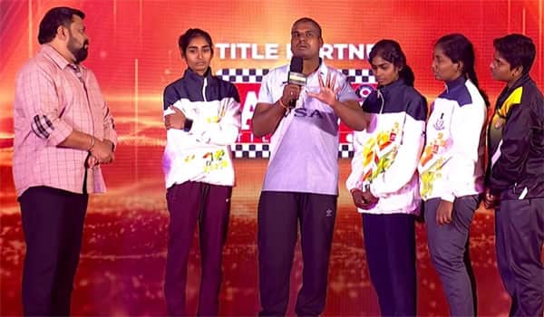 மாற்றுத்திறனாளி வீரர்களுக்கு உதவிய கோபிநாத்! குவியும் வாழ்த்துகள்