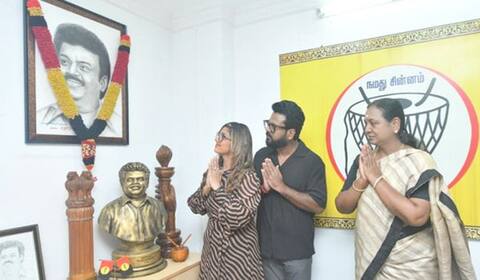 அந்த கவலை என் வாழ்நாள் முழுக்க இருக்கும் : விஜயகாந்த்திற்கு அஞ்சலி செலுத்திய பின் ரம்பா பேட்டி
