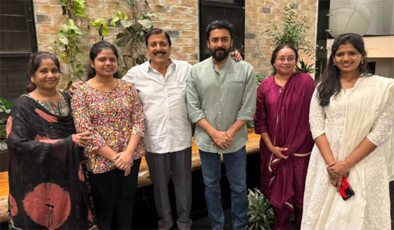 கே.வி.ஆனந்த் குடும்பத்தினரை  சந்தித்த சிவகுமார் - சூர்யா!