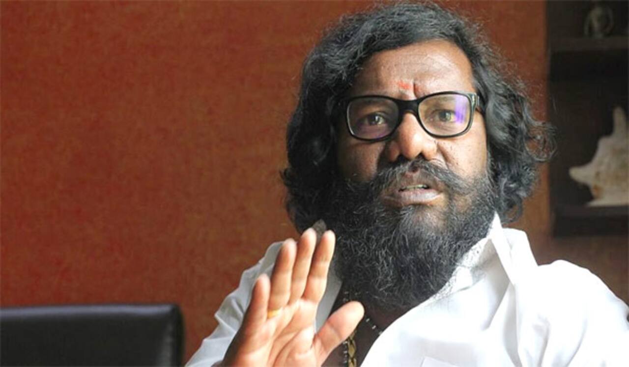 அவதூறு : மாஜி அதிமுக., நிர்வாகி மீது கருணாஸ் போலீஸில் புகார்