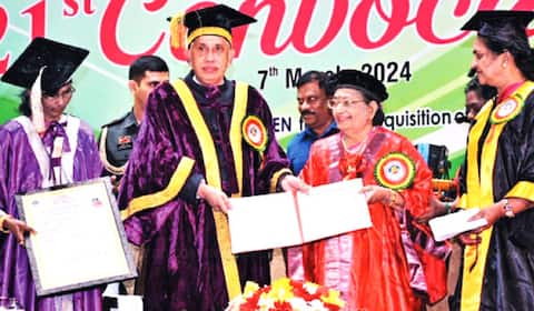 பி.சுசீலாவுக்கு டாக்டர் பட்டம் : திருப்பதி பல்கலைக்கழகம் வழங்கியது
