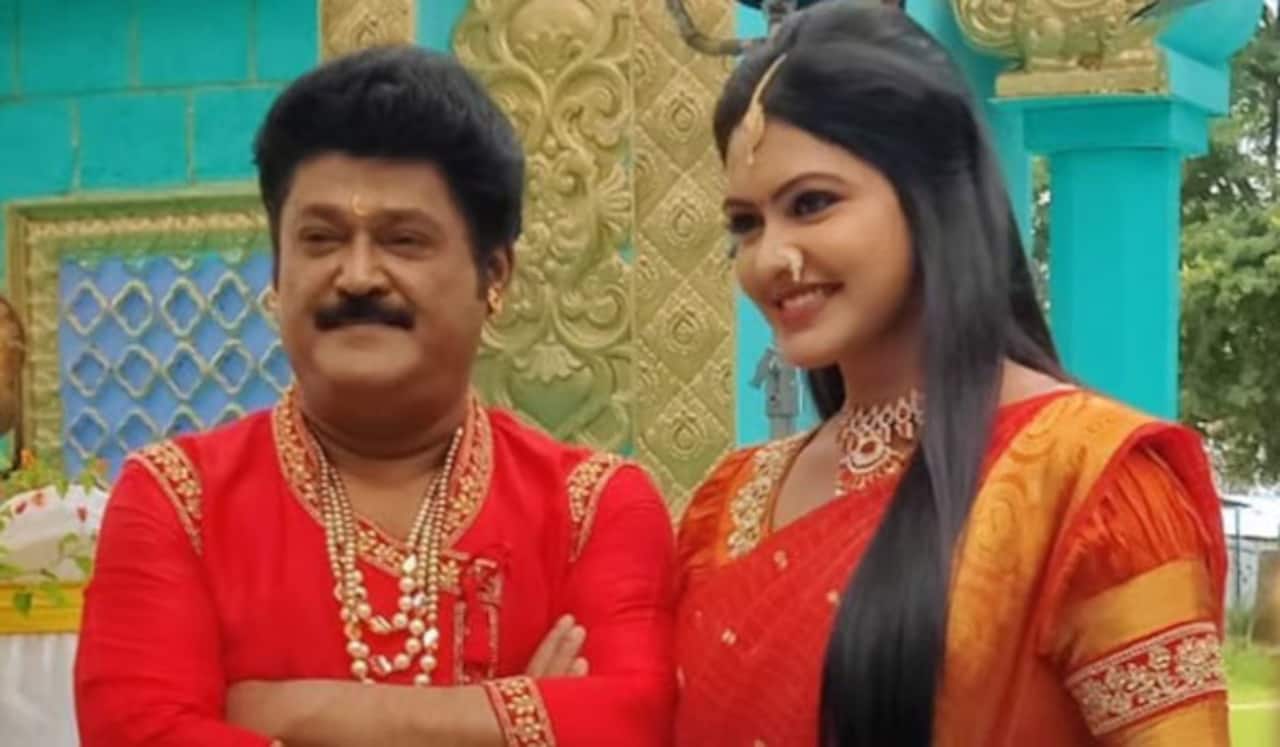 60 வயது கன்னட நடிகருக்கு ஜோடியாக நடித்த ரட்சிதா