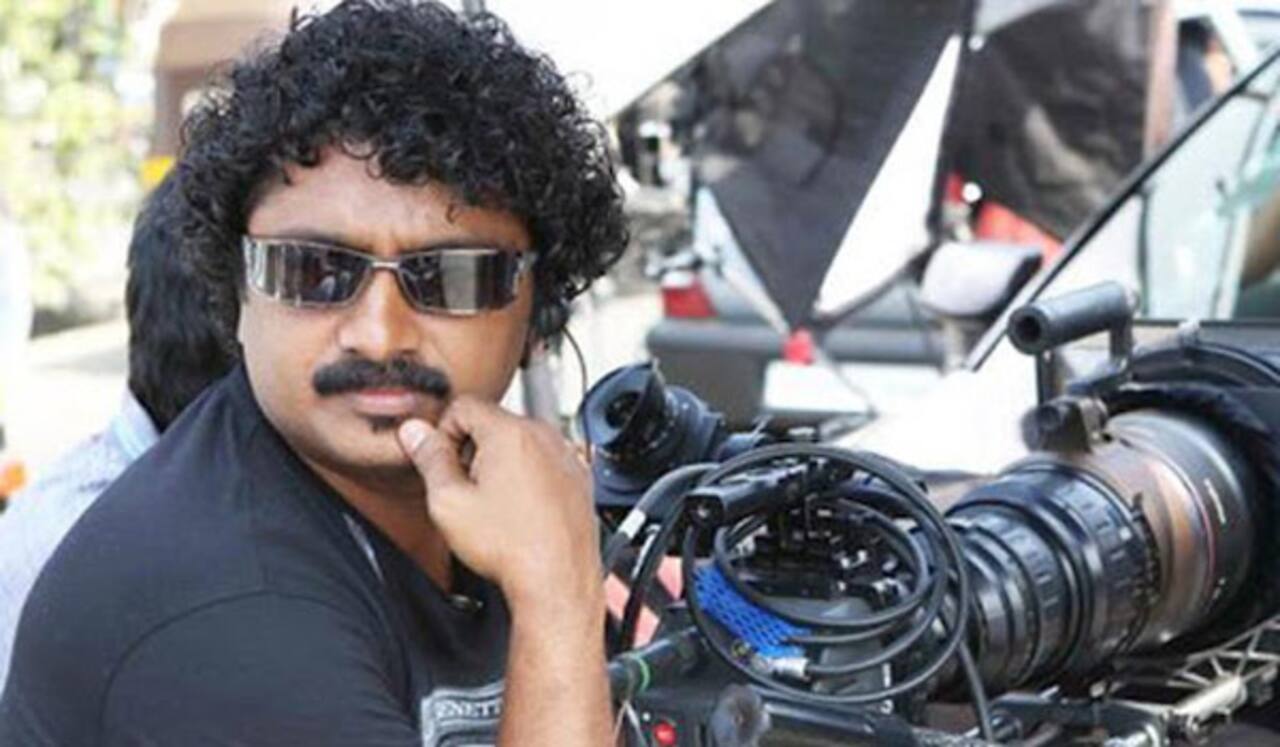 வேல்ராஜ் தொடர்ந்து மற்றொரு ஒளிப்பதிவாளரை இயக்குனராக்கும் தனுஷ்