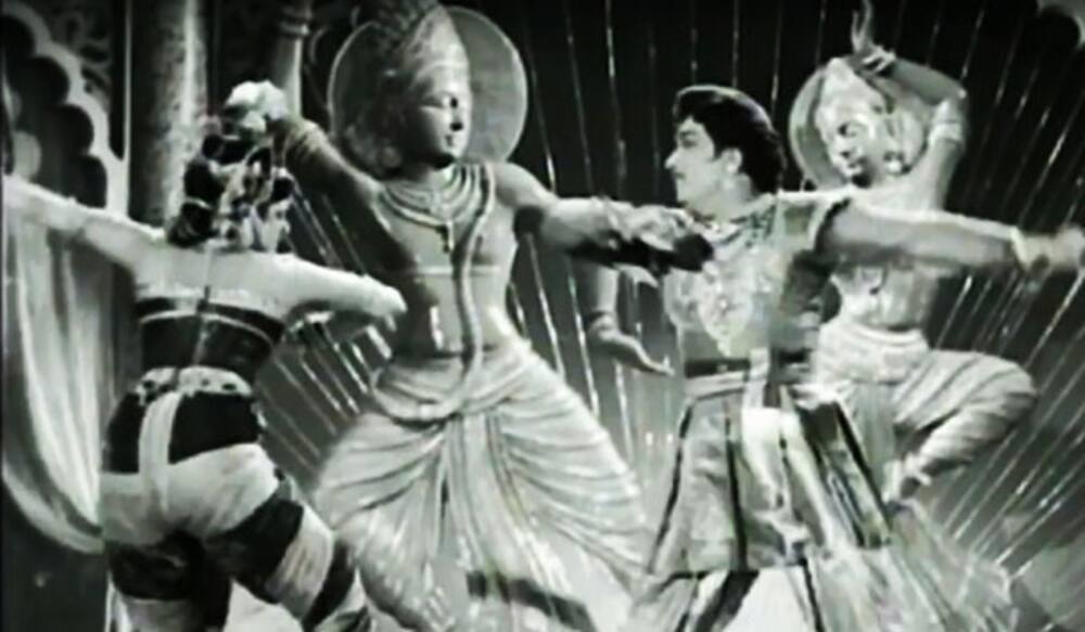 பிளாஷ்பேக் : நடனத்தில் பத்மினியை வென்ற எம்ஜிஆர்