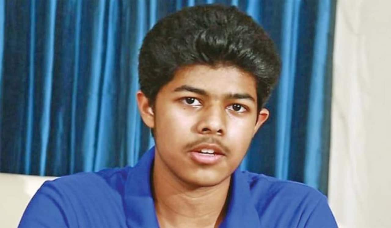 கிரிக்கெட் பின்னணி கதையில் விஜய் மகன்