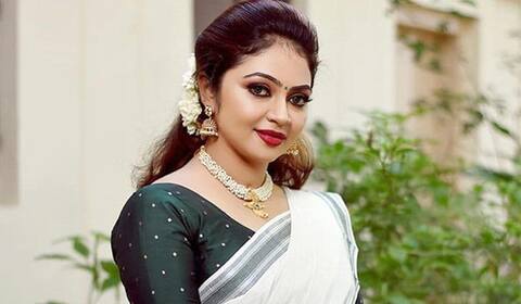 விபத்தில் சிக்கிய அருந்ததி நாயர் : சிகிச்சைக்கு உதவி கேட்கும் குடும்பத்தினர்