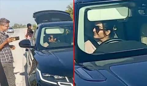 நடிகை மஞ்சு வாரியர் காரில் தேர்தல் பறக்கும் படையினர் சோதனை