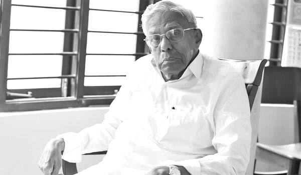 ஆர்.எம்.வீரப்பனின் அரசியல் மற்றும் சினிமா வாழ்க்கை
