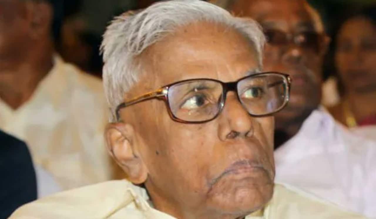 அரசு மரியாதையோடு ஆர்.எம்.வீரப்பன் உடல் தகனம்
