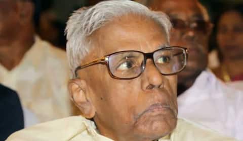 அரசு மரியாதையோடு ஆர்.எம்.வீரப்பன் உடல் தகனம்