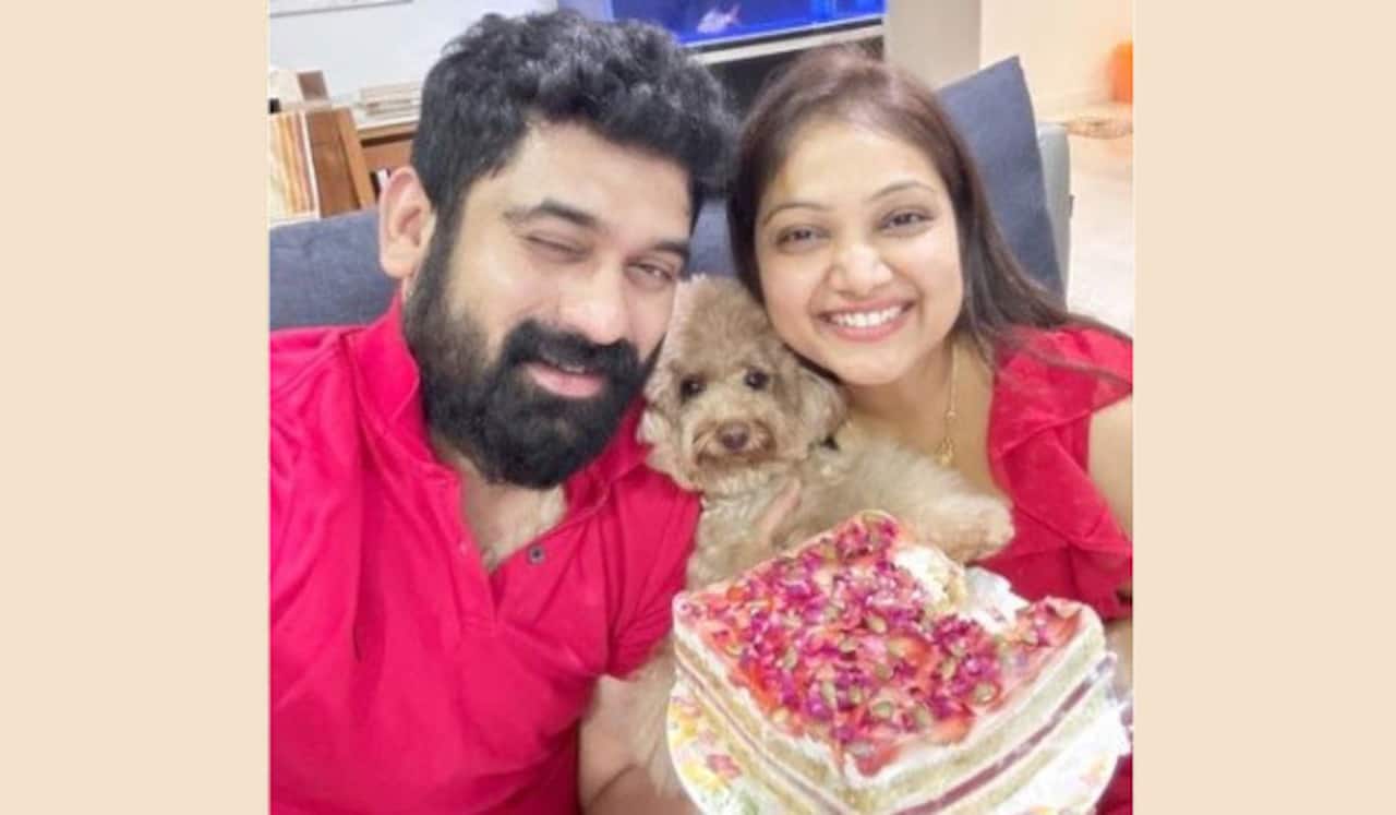 கணவருடன் பிறந்தநாள் கொண்டாடிய ப்ரியங்கா நல்காரி