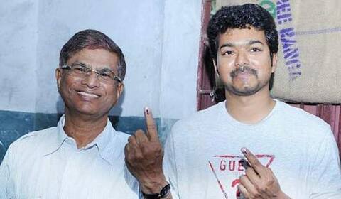 விஜய் மக்கள் இயக்கம் கலைப்பு: நீதிமன்றத்தில் எஸ்.ஏ.சி தகவல்