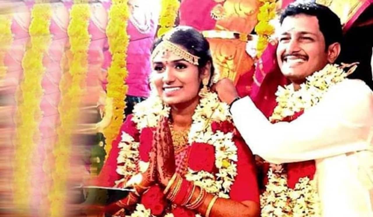 8 தோட்டாக்கள் இயக்குனர் திருமணம்: காதலியை மணந்தார்