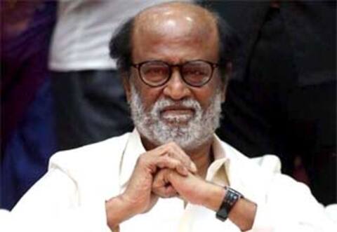 அரசியலுக்கு அழைத்து வேதனைப்படுத்தாதீர்கள் - ரசிகர்களுக்கு ரஜினி வேண்டுகோள்