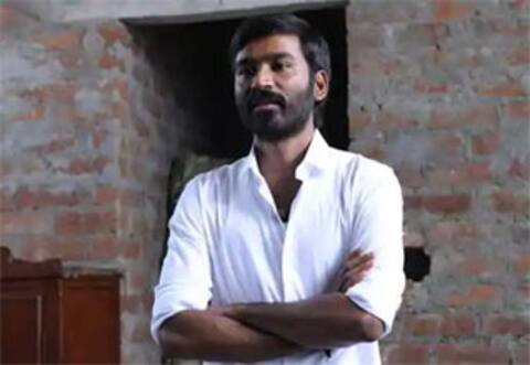 தனுஷைப் பார்த்து வியக்கும் த கிரே மேன் எழுத்தாளர்