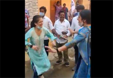அப்பாவுக்காக குத்தாட்டம் போட்டு ஓட்டு கேட்ட மகள்