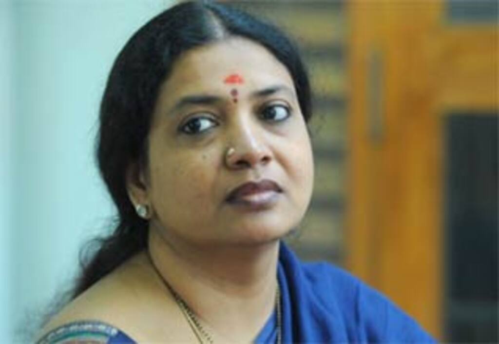 பிரகாஷ்ராஜ் - விஷ்ணு மஞ்சுவுடன் மோதும் நடிகை ஜீவிதா