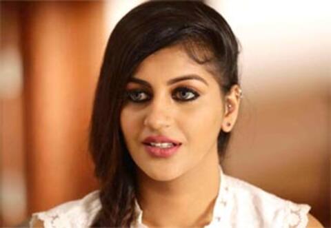 உயிர்த்தோழி பலியானது கூட தெரியாமல் சிகிச்சை பெறும் யாஷிகா