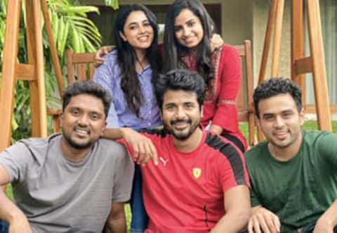 கொரோனாவை மீறி குவிந்த கூட்டம் : சிவகார்த்திகேயன் படப்பிடிப்பை நிறுத்திய அதிகாரிகள்