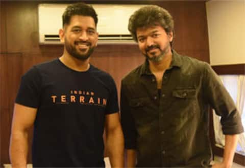தோனி, விஜய் திடீர் சந்திப்பு... டுவிட்டர் டிரெண்டிங்கில் தலதளபதி