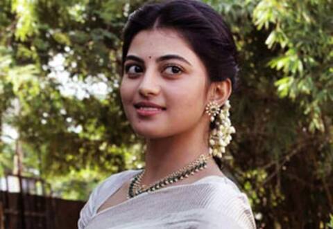 ஆனந்தி கர்ப்பமாக உள்ளாரா?