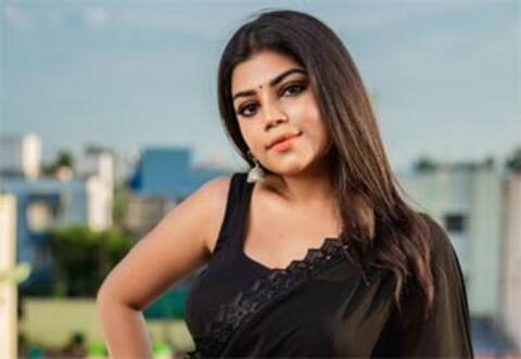 இஷ்டம் இருந்தா பாருங்க! நெட்டிசனுக்கு பதிலடி கொடுத்த சுஜா வாசன்
