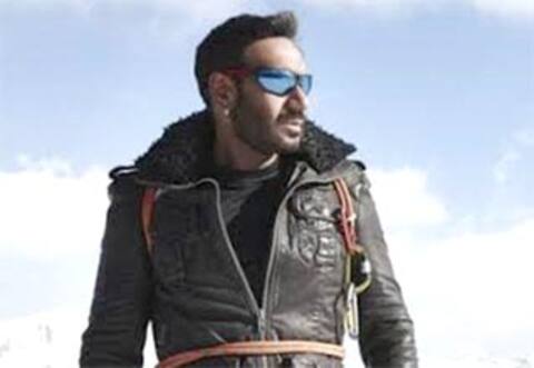ரஜினியைத் தொடர்ந்து காட்டுக்குள் செல்லும் அஜய் தேவ்கன்