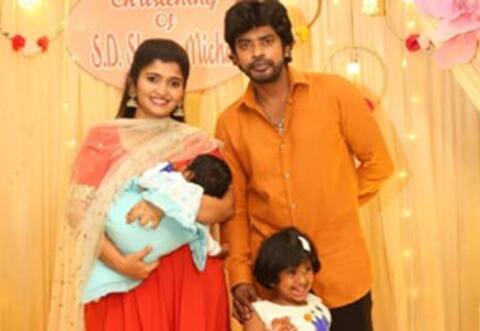 மகனுக்கு ஞானஸ்தானம் செய்து பெயரும் வைத்த சாண்டி மாஸ்டர்