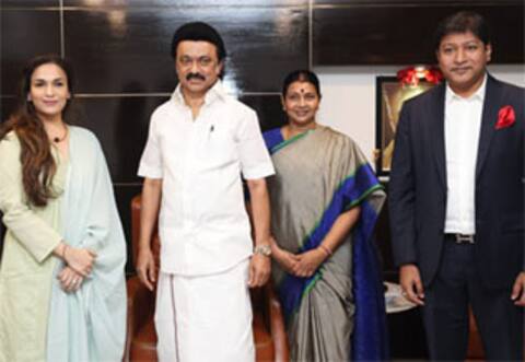 முதல்வரை சந்தித்த ரஜினி மகள்