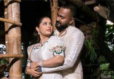 ரசிகர்களை ஈர்த்த வில்லி நடிகையின் போஸ்ட் வெட்டிங் போட்டோஸ்!