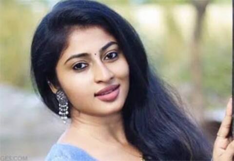 சினிமாவில் என்ட்ரி தரும் பிரபல சீரியல் நடிகை