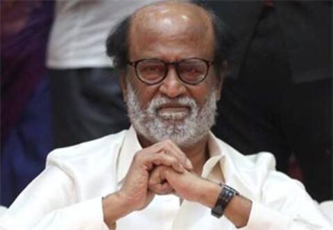 ஜூனியர்கள் வேண்டாம்…. சீனியர்களிடம் கதை கேட்கும் ரஜினி