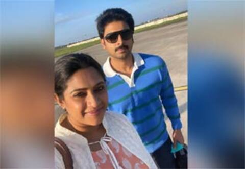 எனக்கு பிடித்த ஹீரோ!! மீரா கிருஷ்ணனின் வைரல் செல்பி!!