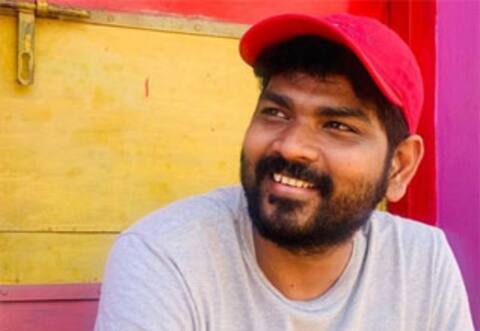 விக்னேஷ் சிவனை புகழ்ந்து தள்ளும் அஜித் ரசிகர்கள்