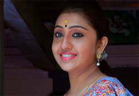 கண்ணான கண்ணே சீரியலில் இருந்து விலகிய நித்தியா தாஸ்