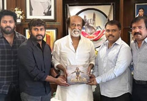 தோனியின் கிராபிக்ஸ் நாவலை வெளியிட்ட ரஜினி